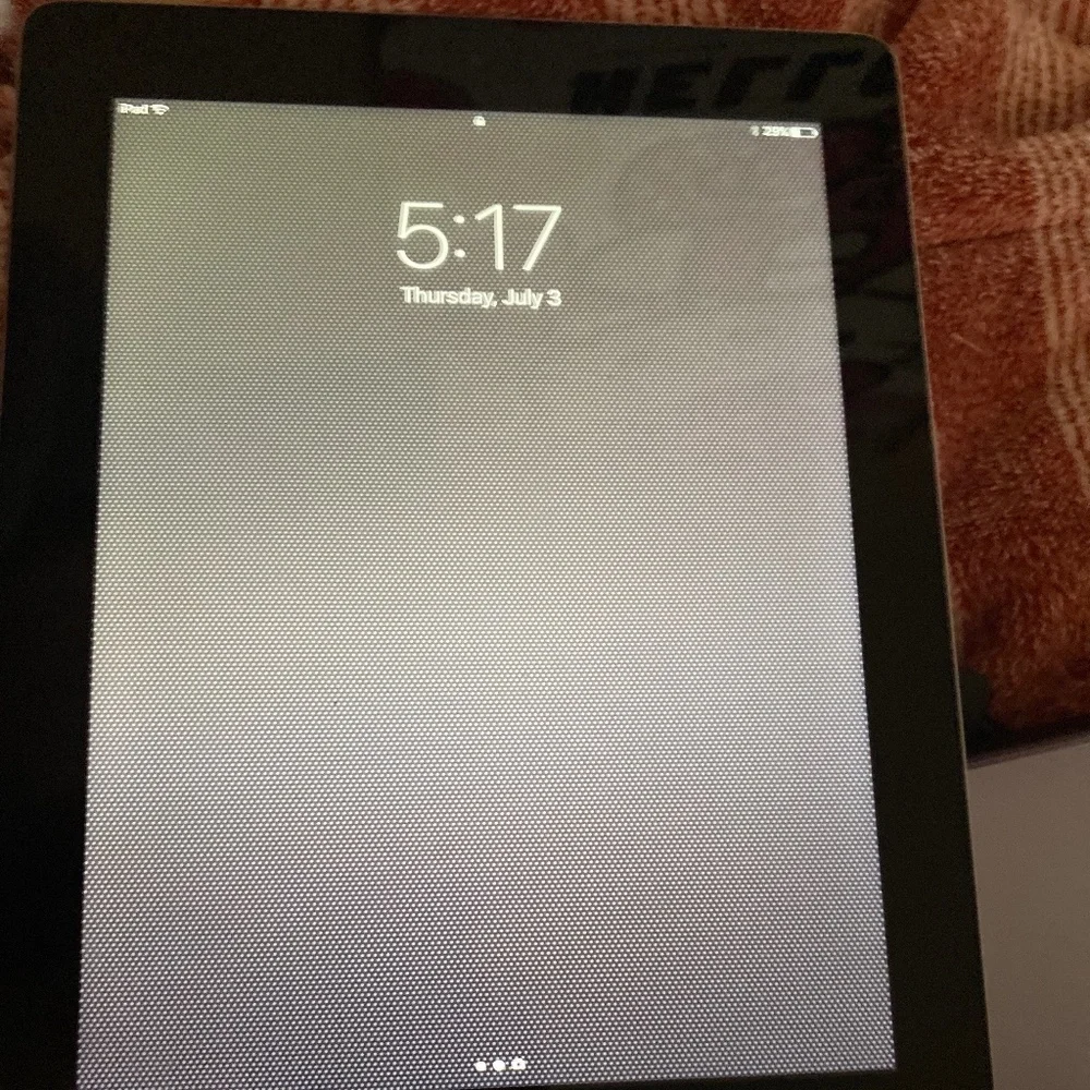 Trading working iPad 4th generation, no scratches, works like new and comes with